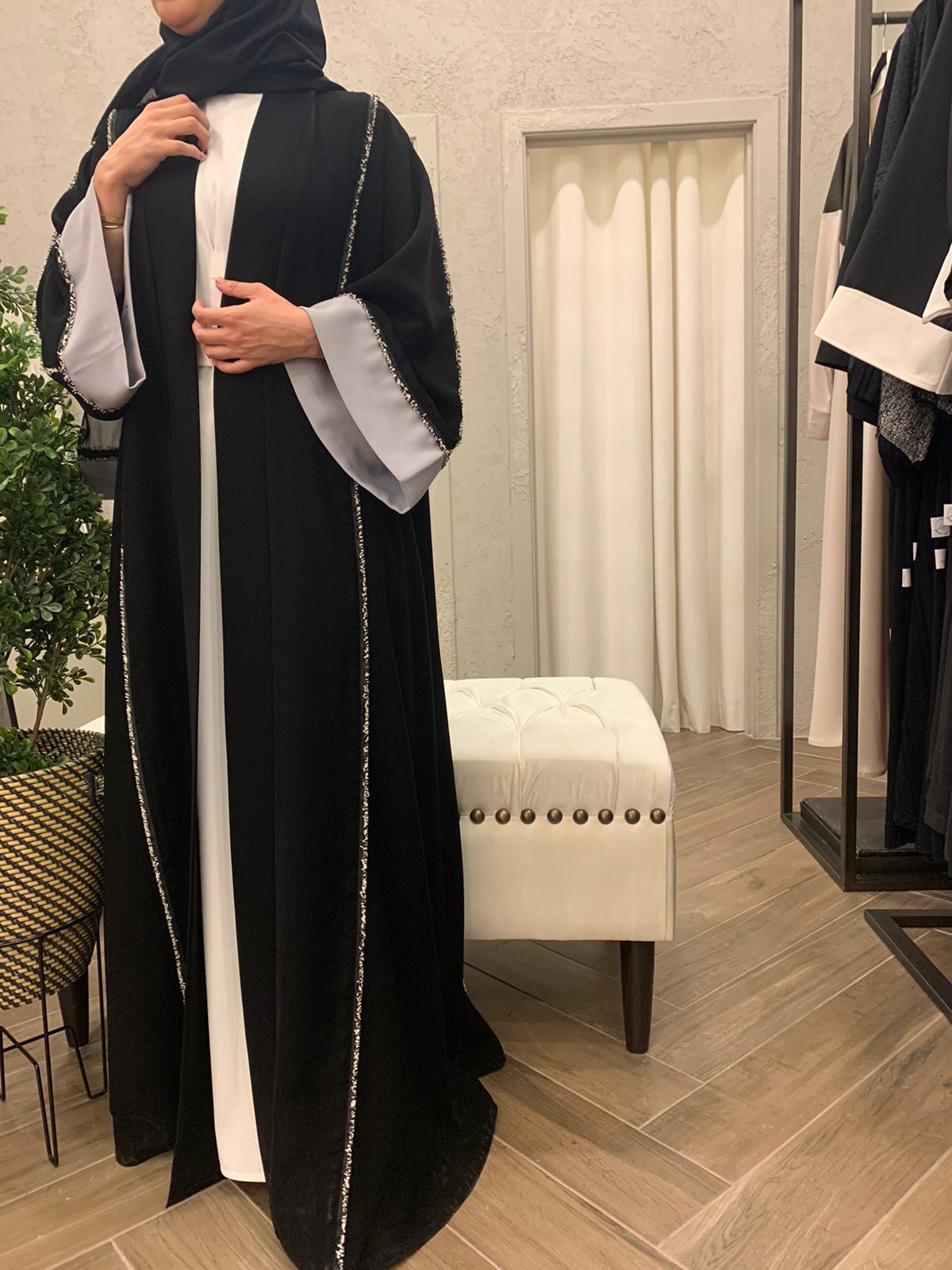 عباة لانا
