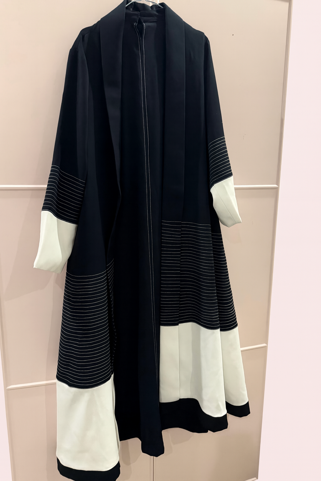 بشت طِراز الفخم من ٣ قطع