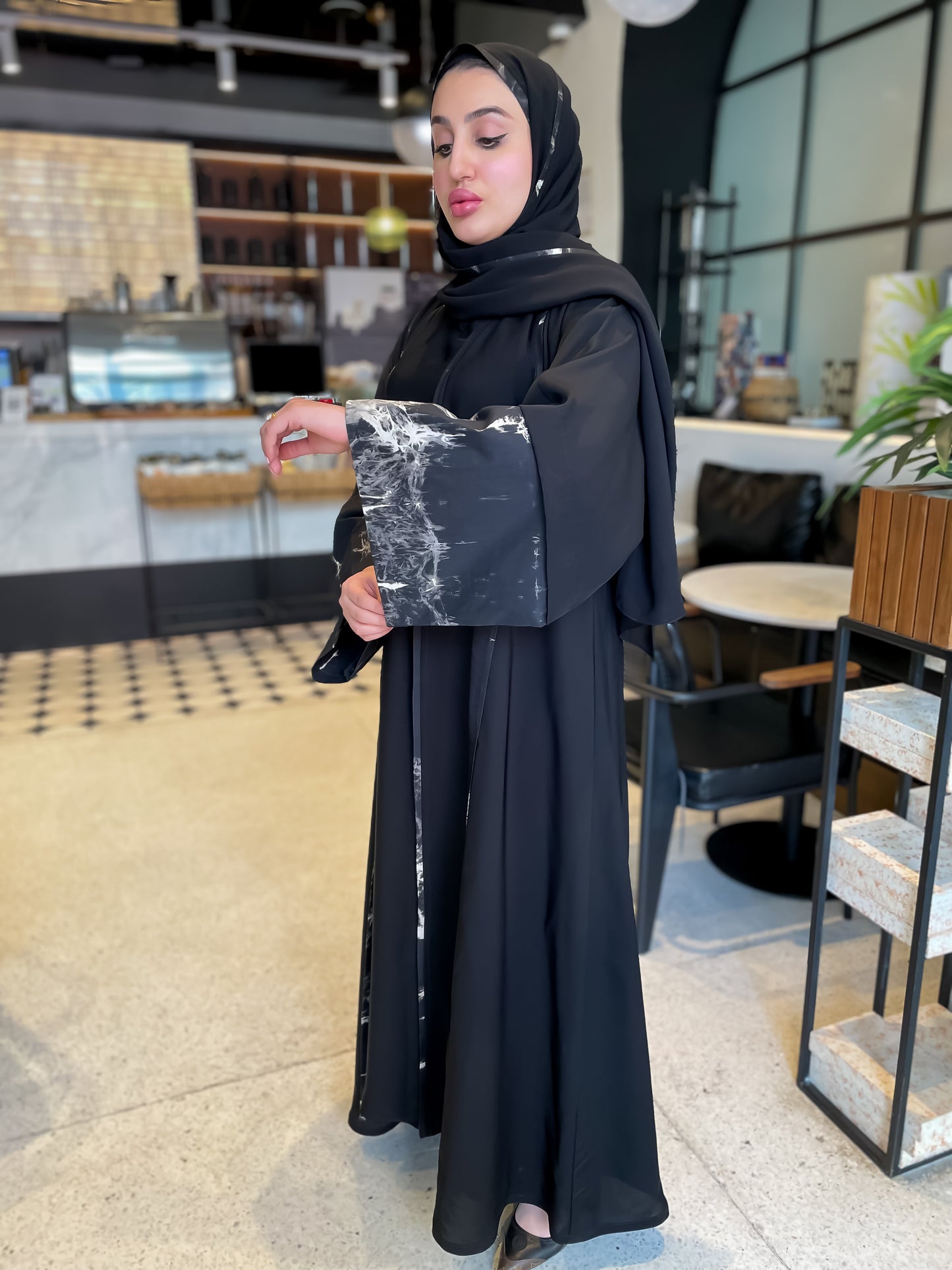 Breems Abaya عباة البريمات الأنيقة