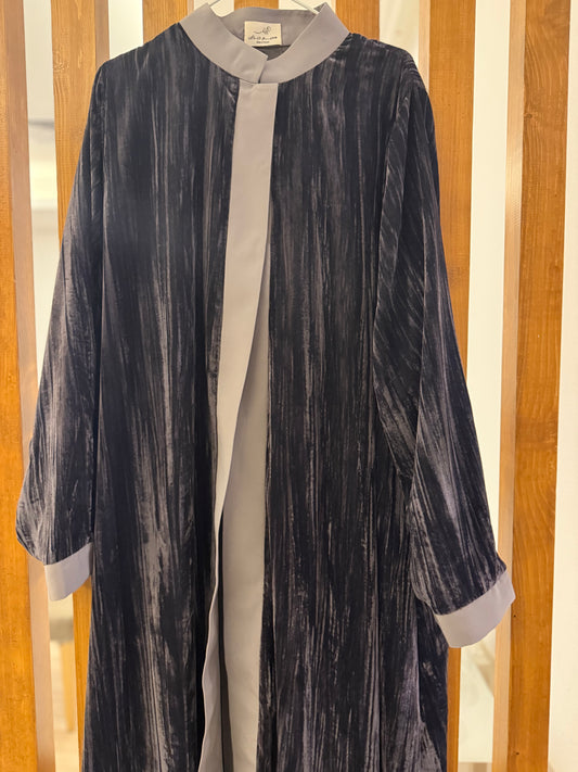 عباة طيبة المخمل