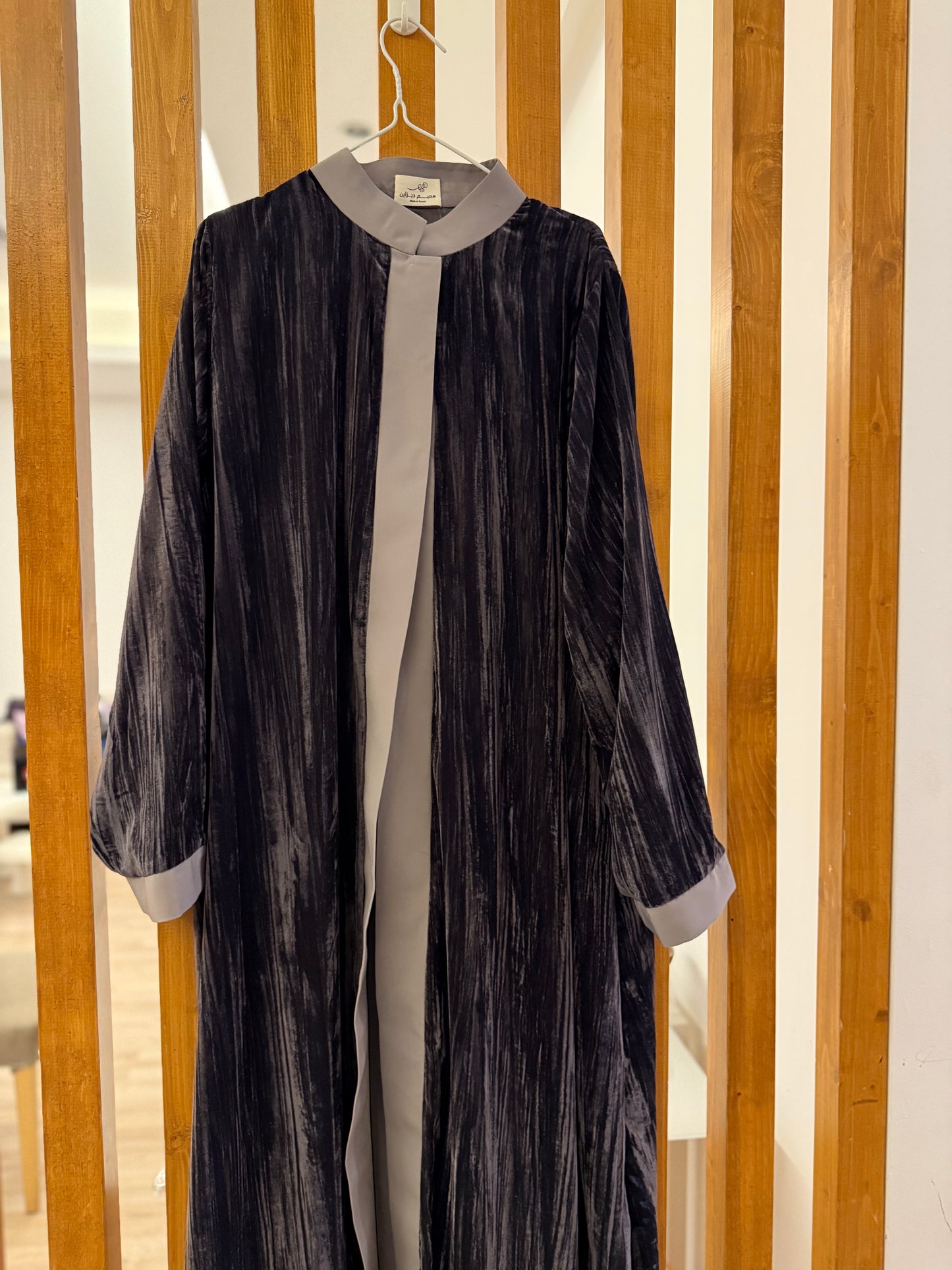 عباة طيبة المخمل