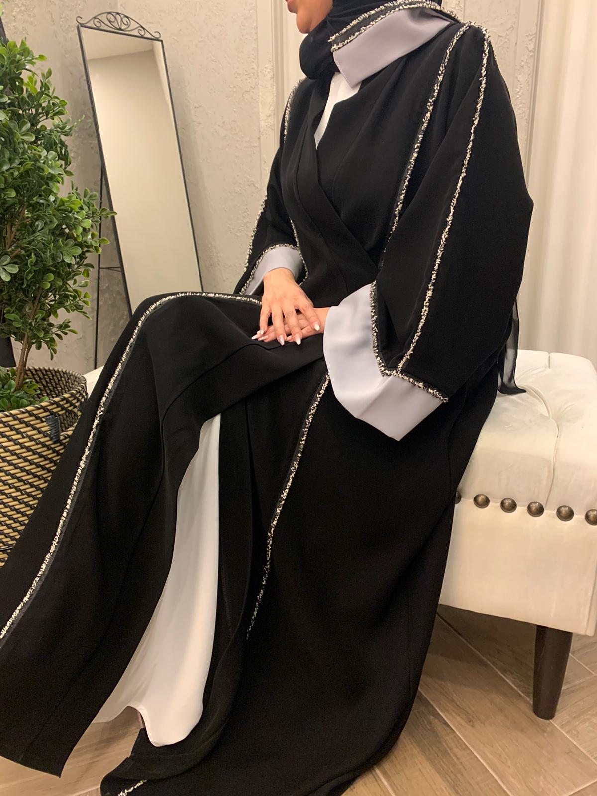عباة لانا