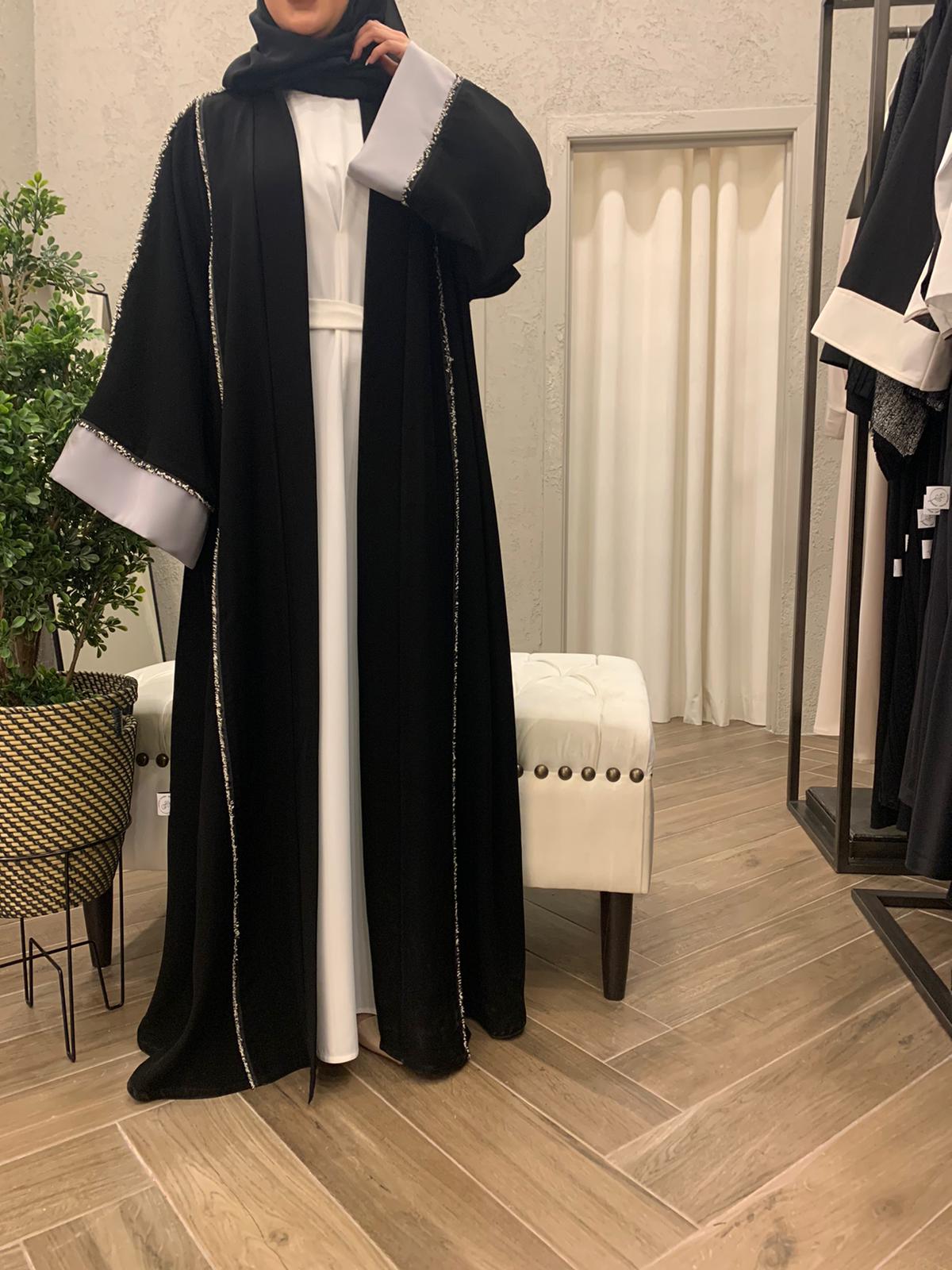عباة لانا